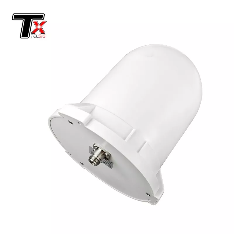 High quality omnidirectional antenna with circular polarization